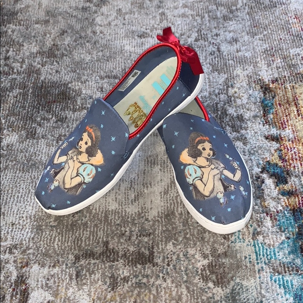 LIMITED EDITION Snow White Toms
